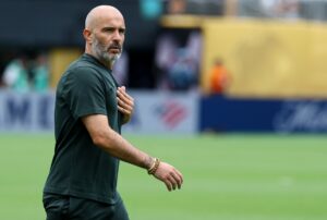 Chelsea boss Enzo Maresca
